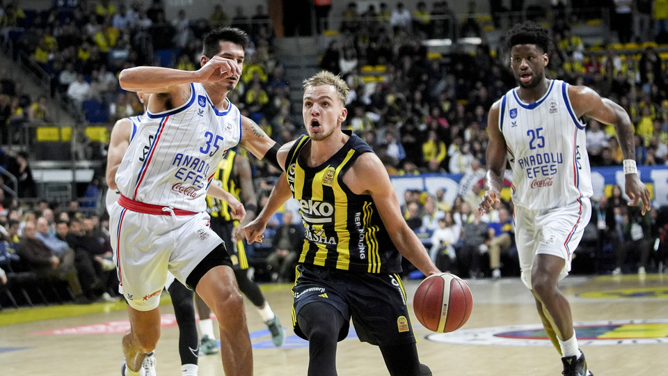 Derbide kazanan Fenerbahçe Beko!