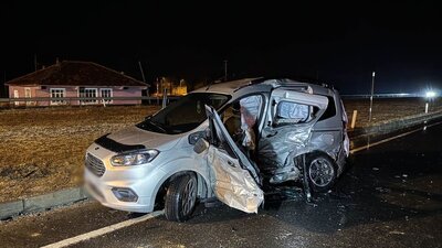 Uşak'ta trafik kazası: 1 ölü, 5 yaralı