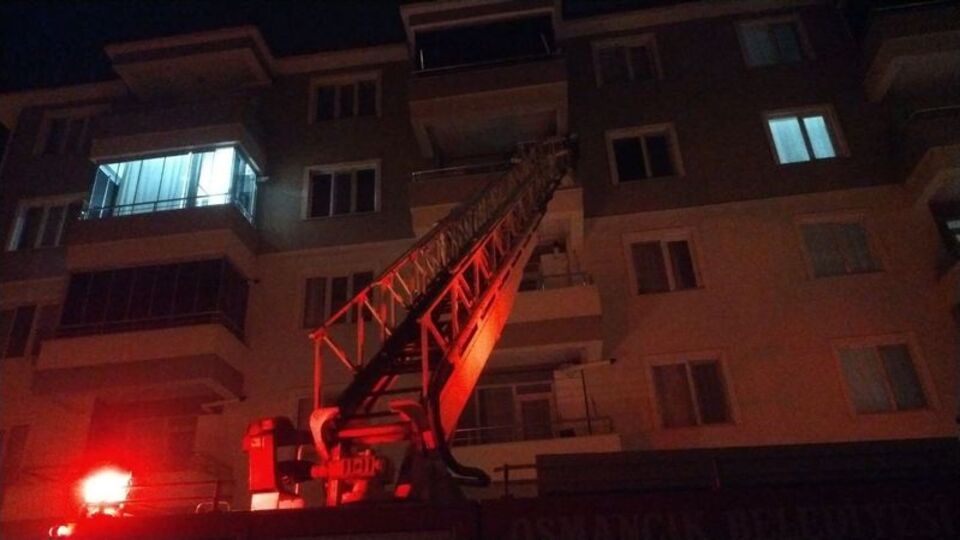 Evi ateşe veren anne oğluyla öldü!