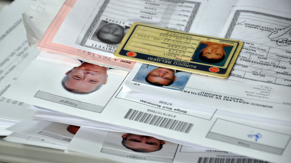 Eski tip sürücü belgelerinin yenilenme süresi uzatıldı