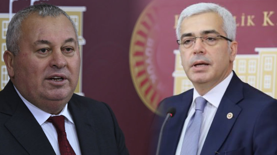 Demokrat Parti'de 2 istifa