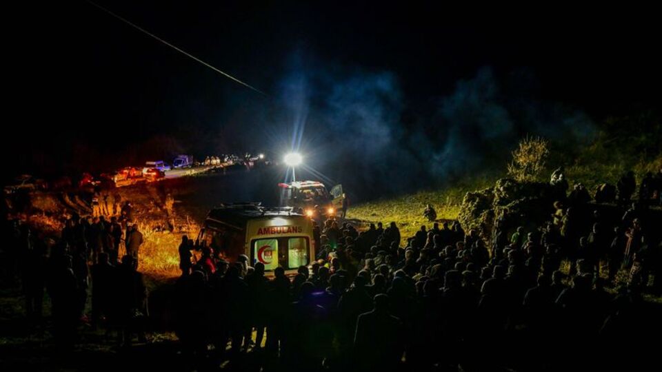 Üzerlerine kaya parçası düştü: 1 ölü, 1 yaralı