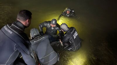 Otomobiliyle gölete uçtu