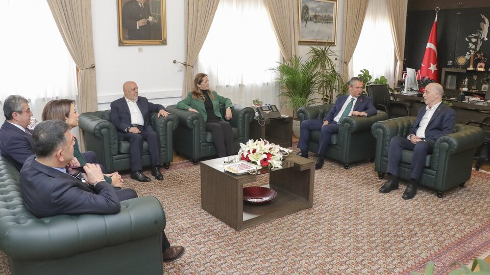 Sendikalardan CHP'ye ziyaret