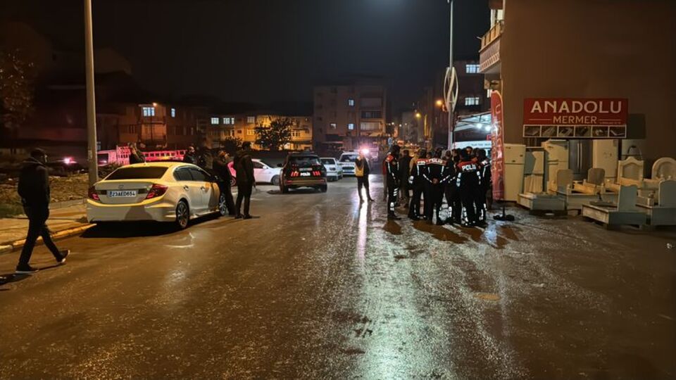 Elazığ'da bıçaklı kavgada 2 kişi yaralandı
