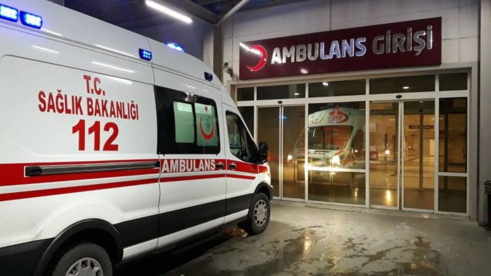 Süt sağarken akıma kapıldı!