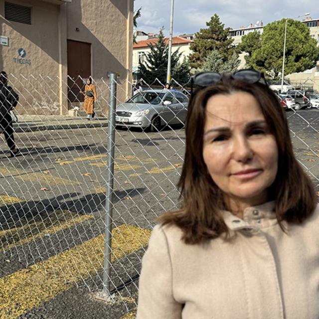 "Tapulu arazim" dedi, sokağı tel örgüyle kapattı
