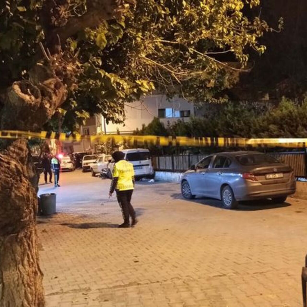 İzmir'de polislere silahlı saldırı! 3 yaralı