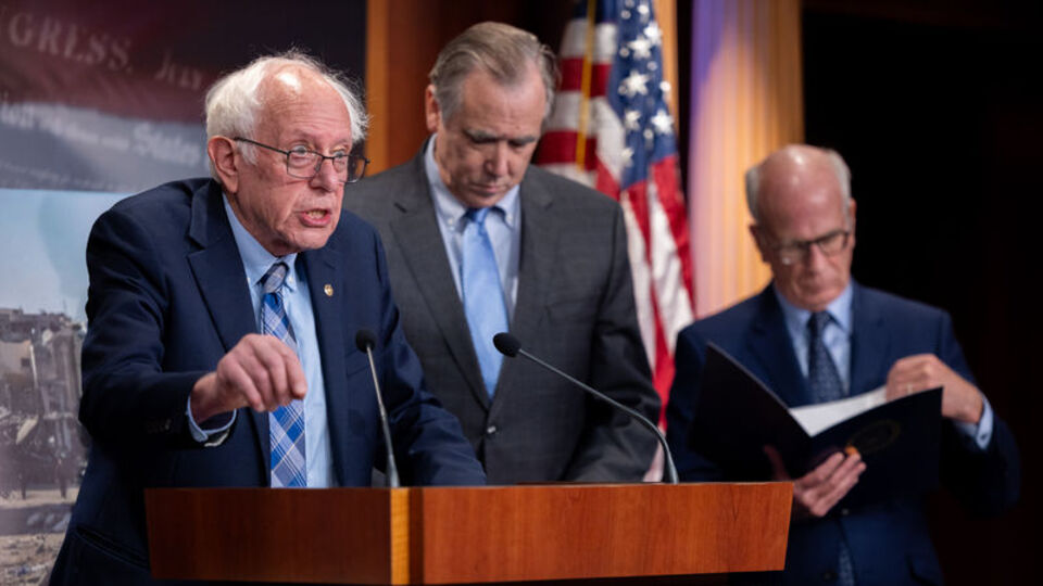 Sanders önerdi, Senato reddetti