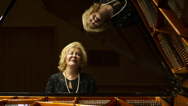  Gülsin Onay'dan Budapeşte'de konser