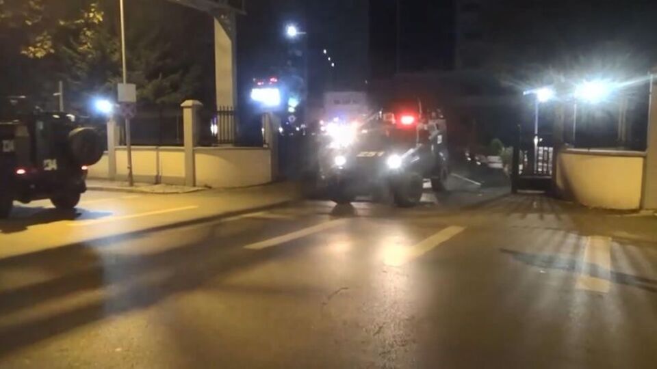 DEM Partili iki ilçe yöneticisi tutuklandı