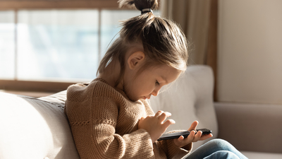 Ekran süresi uzadıkça göz kuruluğu ve şaşılık riski artırıyor