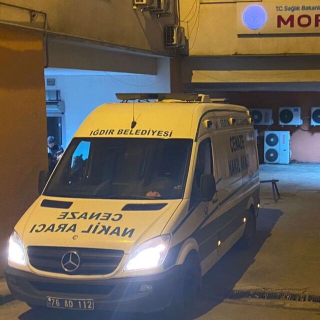 Boşanma aşamasındaki eşini öldürdü