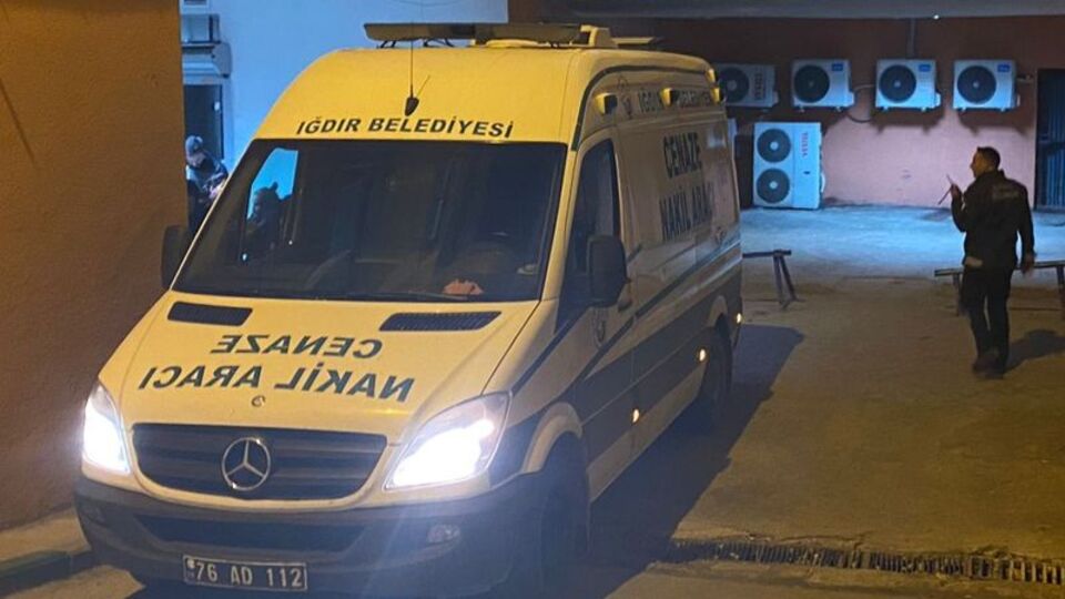 Boşanma aşamasındaki eşini öldürdü