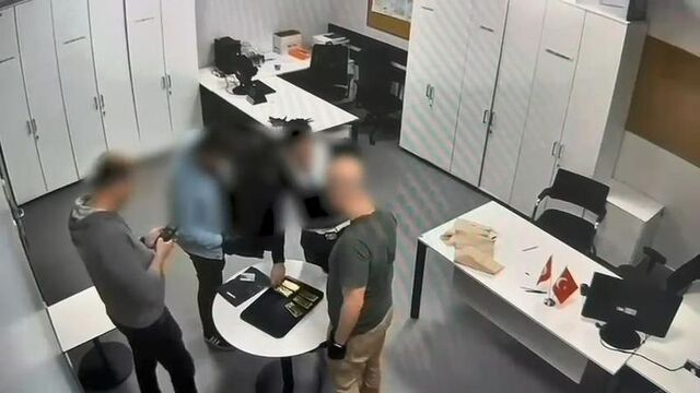 16 kilo kaçak altını tuvaletten kaçırdılar!