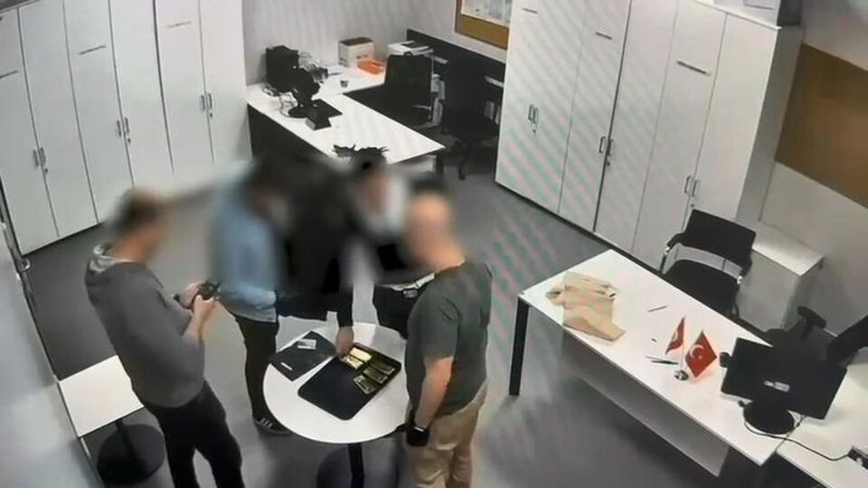 16 kilo kaçak altını tuvaletten kaçırdılar!