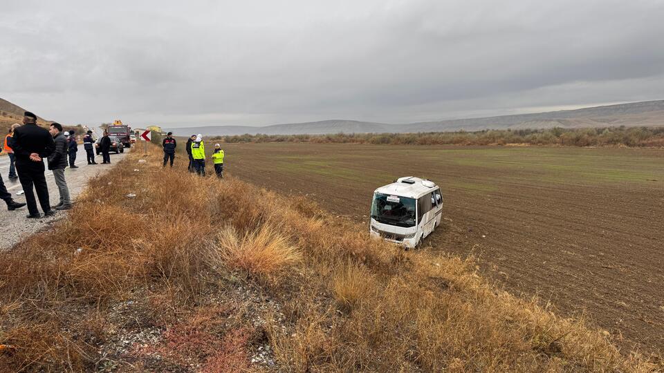 Cenaze yolunda kaza: Çok sayıda yaralı