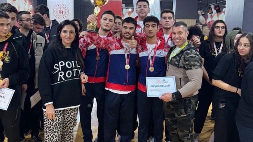Elazığ'da bowling müsabakası sona erdi