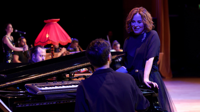 Zuhal Olcay'dan 'Küçük Bir Öykü Bu'