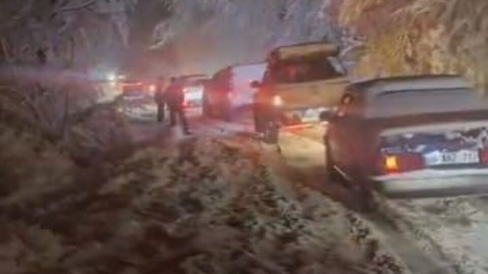 Kar kalınlığı 20 santimetreye ulaştı