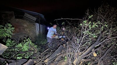 Hortum ve yağış seralara zarar verdi