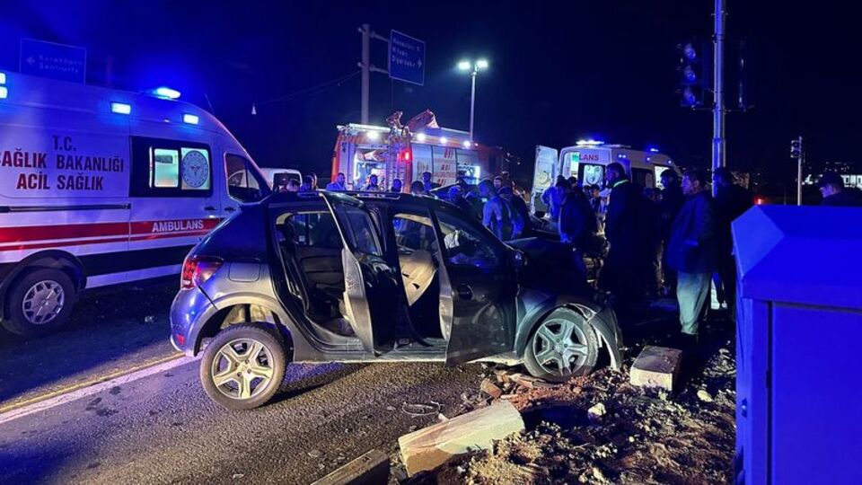 Bakan Kacır'ın konvoyunda kaza