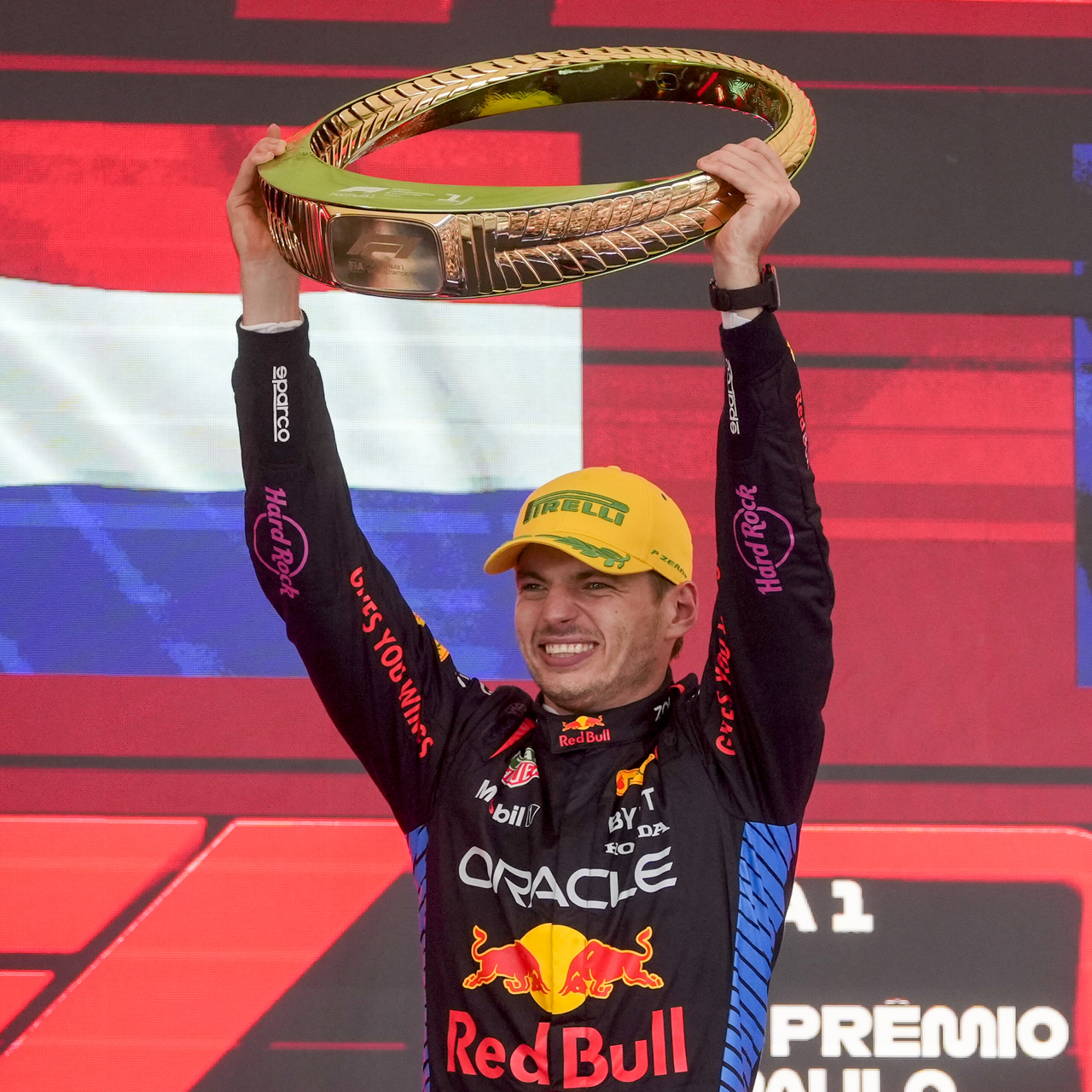 Formula 1'de şampiyon Max Verstappen!