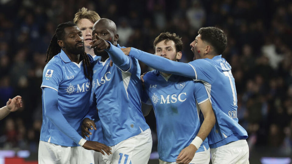 Napoli, Roma'yı Lukaku'yla devirdi!