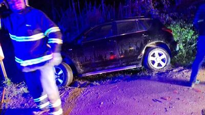 Emniyet şeridindeki otomobile çarptı: 2 ölü, 3 yaralı