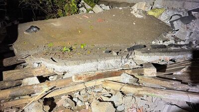 Aşırı yağıştan müstakil ev çöktü: 2 yaralı