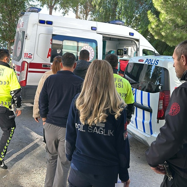 Lise bahçesinde bıçaklı kavga: 1'i ağır 5 yaralı