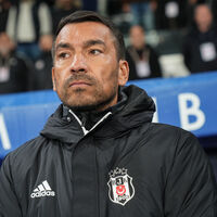 Beşiktaş'ta Bronckhorst hedef tahtasında!