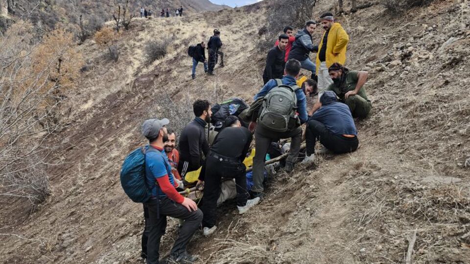 Kilometrelerce taşıyarak kurtardılar