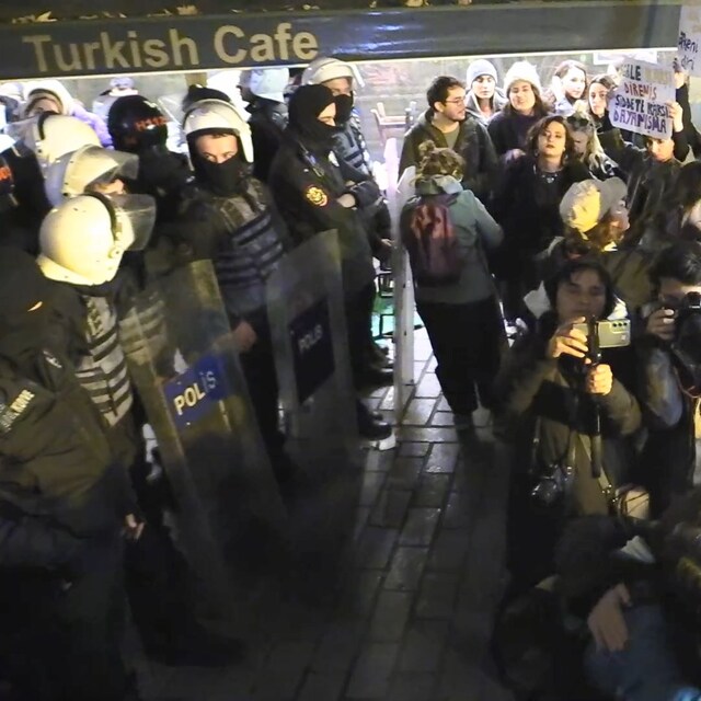 Taksim'de izinsiz yürüyüşe 169 gözaltı
