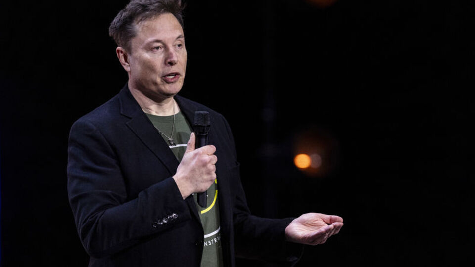 Musk'tan İngiltere'ye: Zalim bir polis devleti