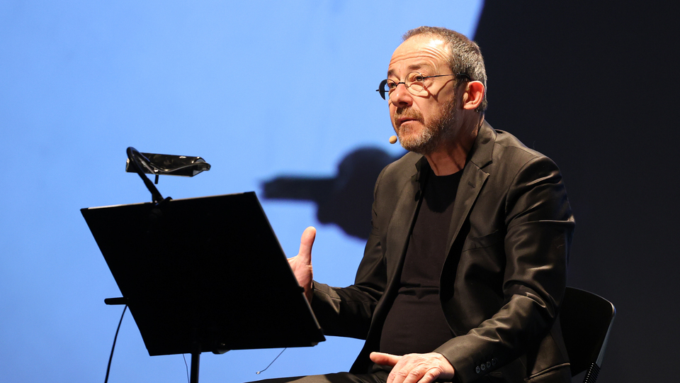 İş Sanat dinletileri Cahit Külebi ile başlıyor