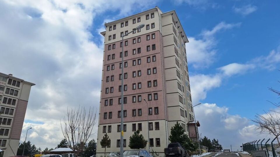 "Yataktan düştü" dedi, darp izleri bulundu!