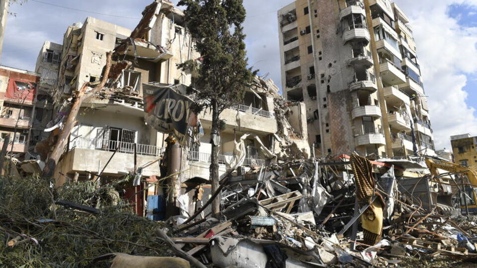 Beyrut'a yoğun hava saldırısı