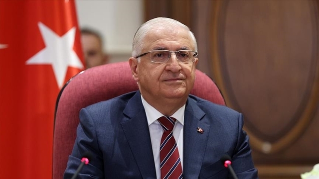  Teğmenlerin kılıçlı yemini