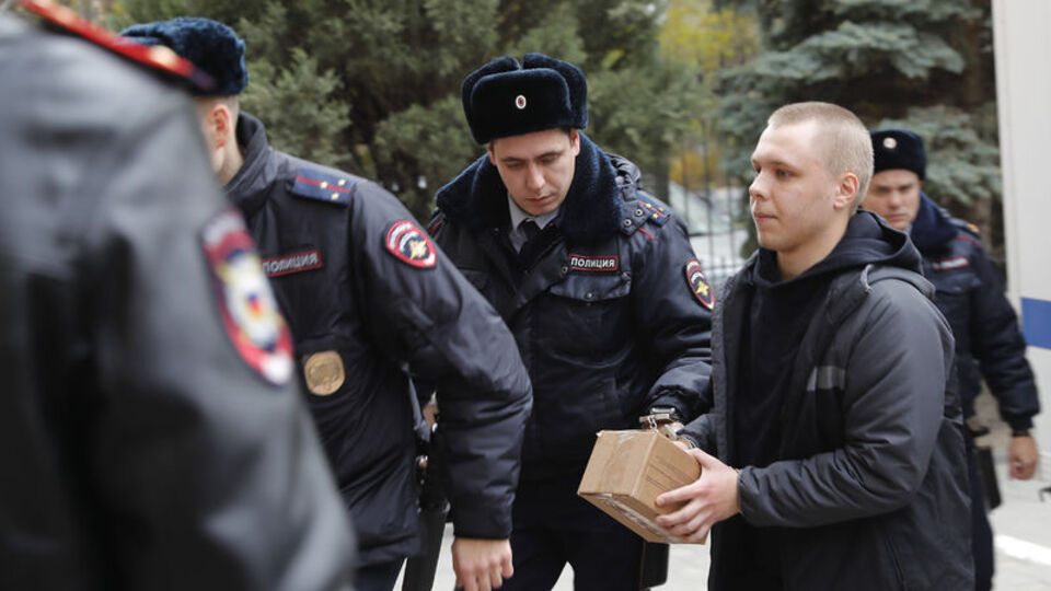 Rusya'da Kur'an yakana 14 yıl hapis