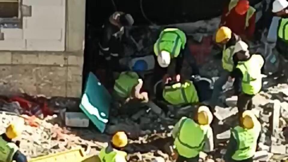 Kaynak yaparken 5'inci kattan düştü