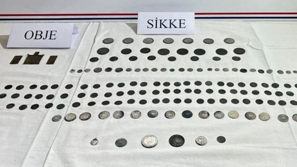 Bizans dönemine ait 163 sikke ele geçirildi