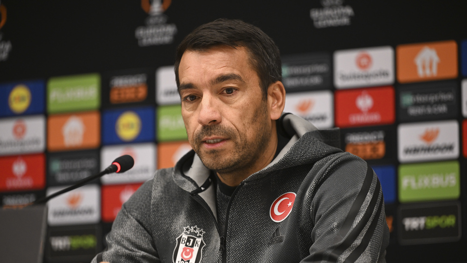 Van Bronckhorst'tan ayrılık cevabı!