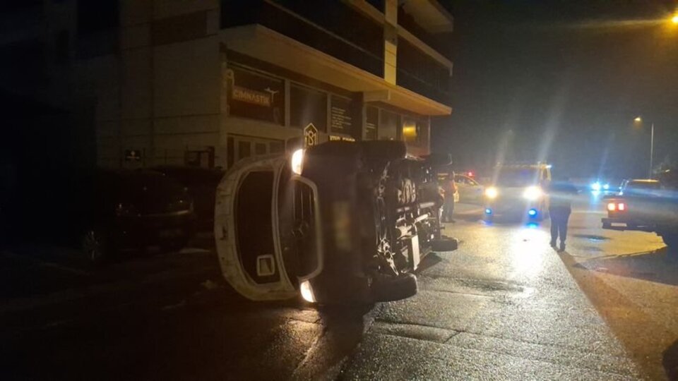 Otomobil ile işçi servisi çarpıştı: 8 yaralı