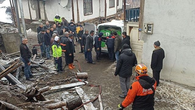 Yürekler kavruldu! Baba ve engelli oğlu alevlerin arasında kaldı!