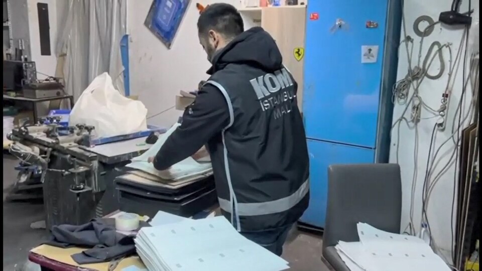 İstanbul'da sahte döviz operasyonu!