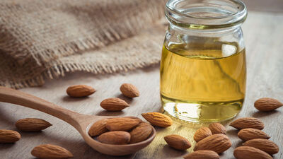 Tatlı Badem Yağı Nedir, Ne İşe Yarar?