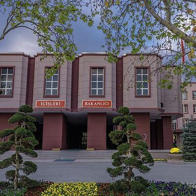 Bahçesaray Belediye Başkanı Ayvaz Hazır, görevden uzaklaştırıldı