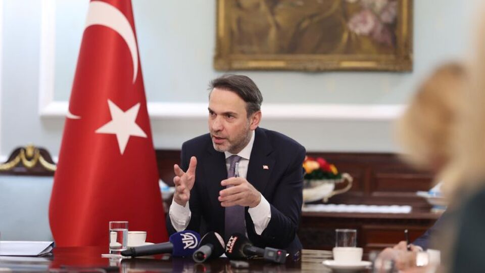 Bayraktar: Rusya'dan gaz akışını etkileyecek karara karşıyız