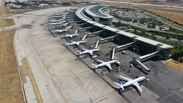 Avrupa'nın en yoğun havalimanı oldu
